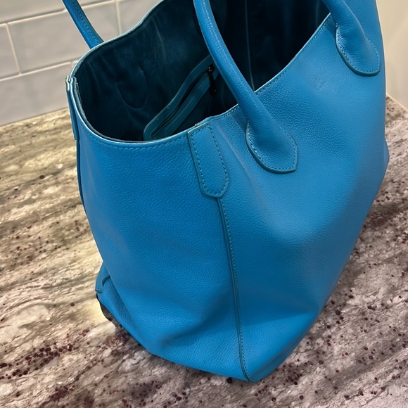USED ONCE Gorgeous BECK Medium leather tote with velvet lining - Picture 2 of 9